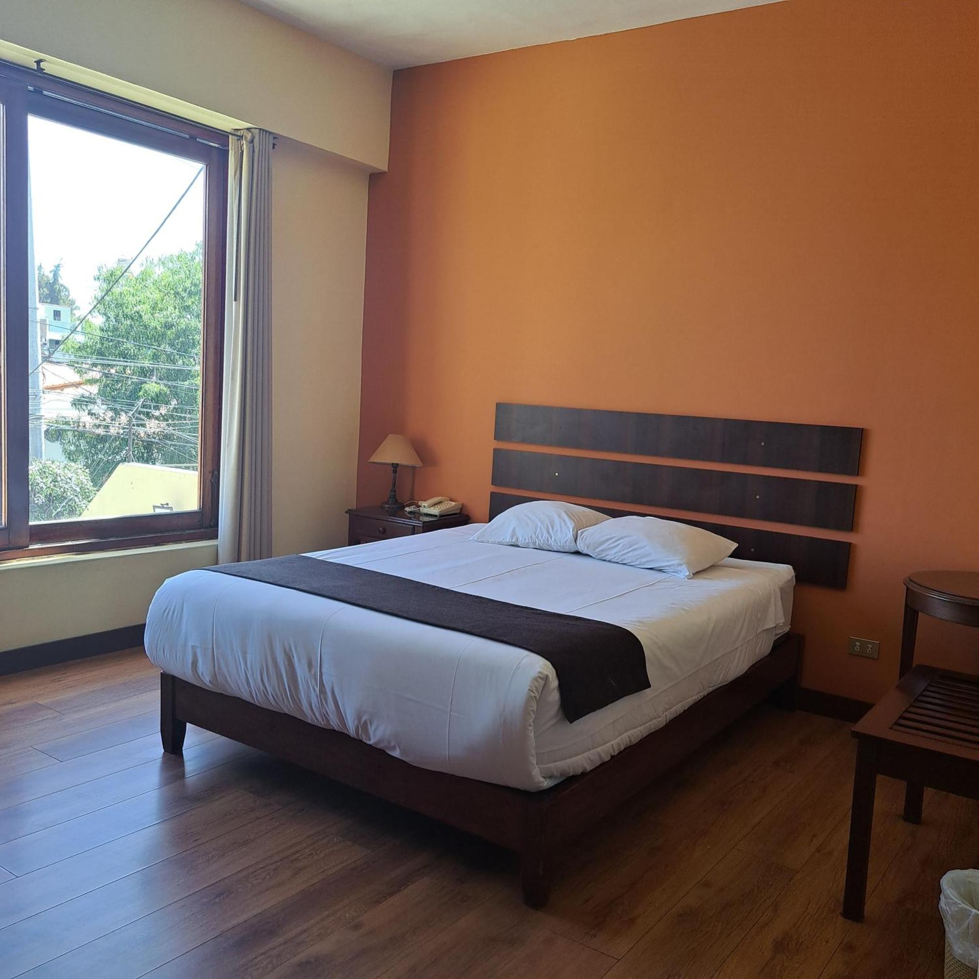 Hotel Meliana อาเรกิปา ภายนอก รูปภาพ